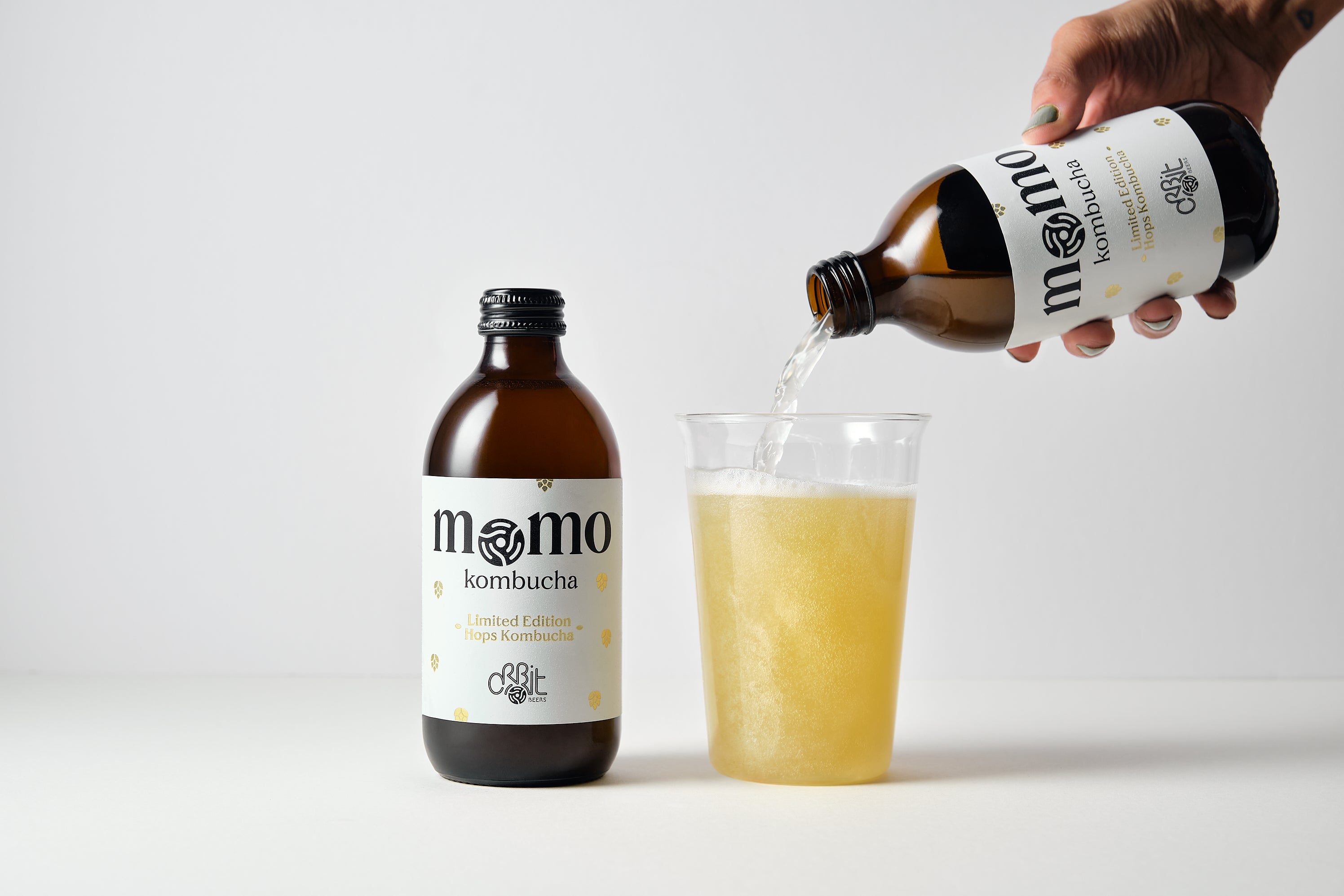 Hops-MomoKombucha-AdriannaGiakoumis-9Nov2023-MediumRes-05.jpg