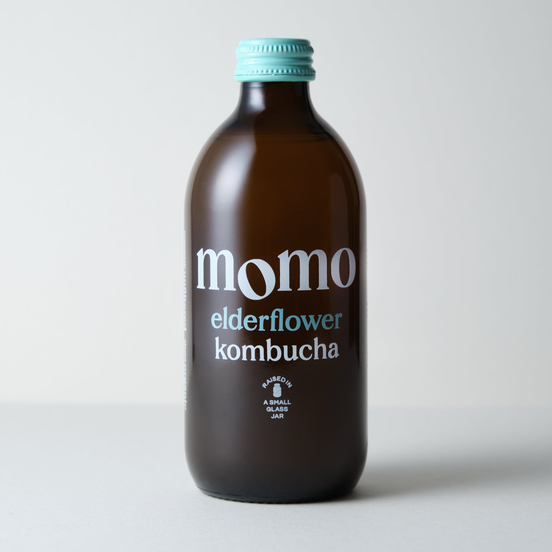 Momo_Kombucha_-_Oct_2023_-_Adrianna_Giakoumis_-_03.png